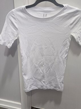 GAP Modern Tee